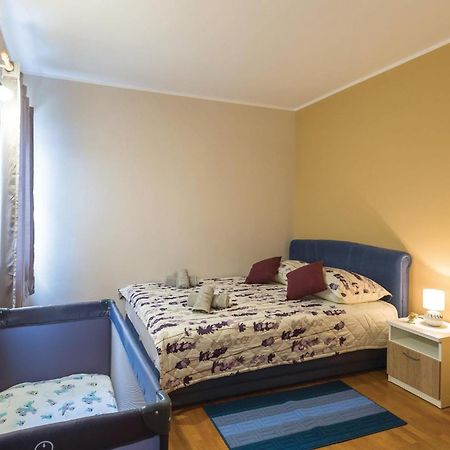 Stunning Apartment In Makarska With Kitchen Ngoại thất bức ảnh