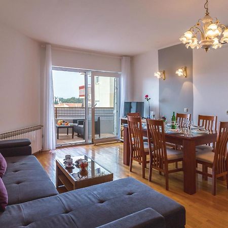 Stunning Apartment In Makarska With Kitchen Ngoại thất bức ảnh