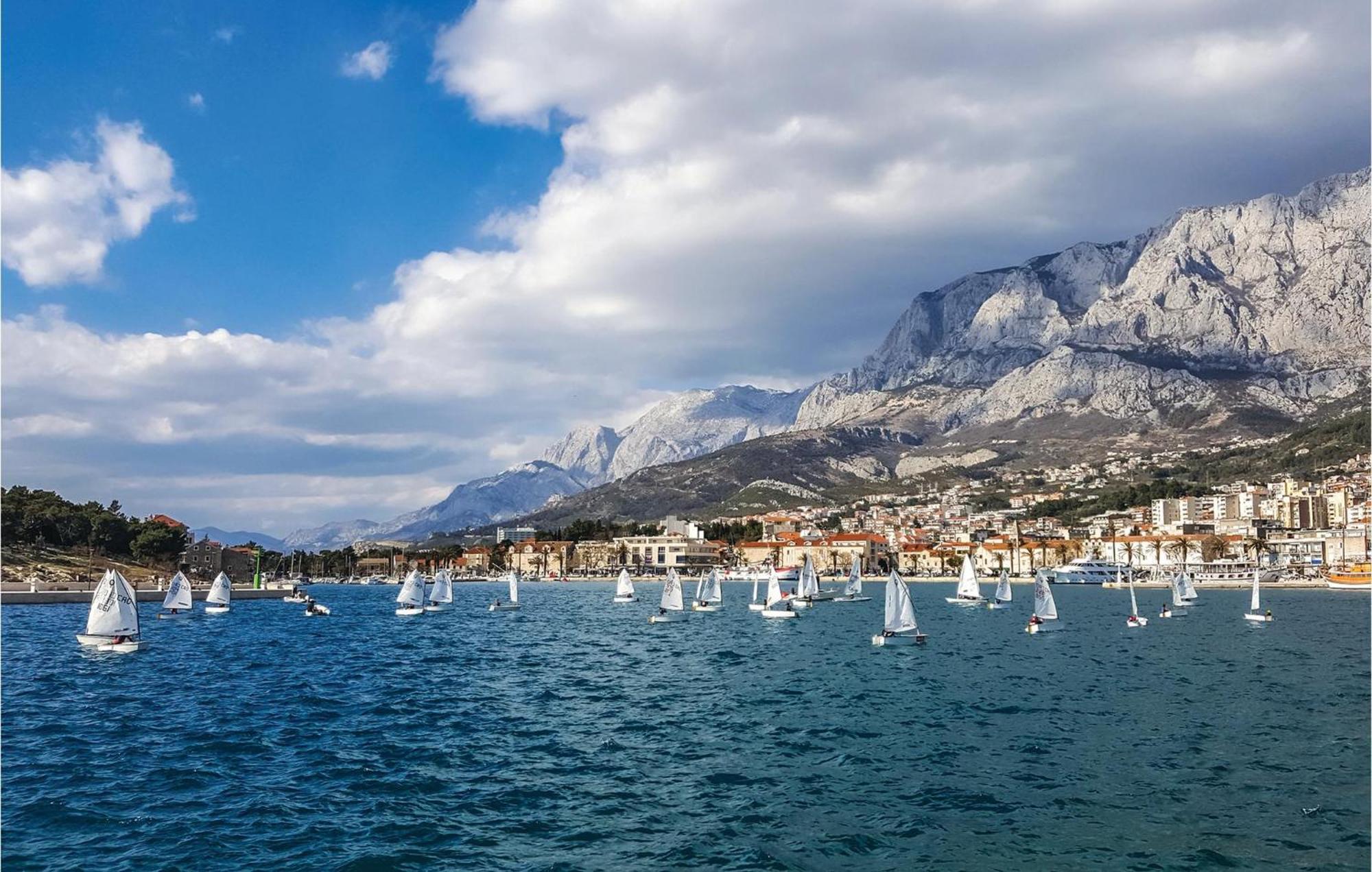 Stunning Apartment In Makarska With Kitchen Ngoại thất bức ảnh