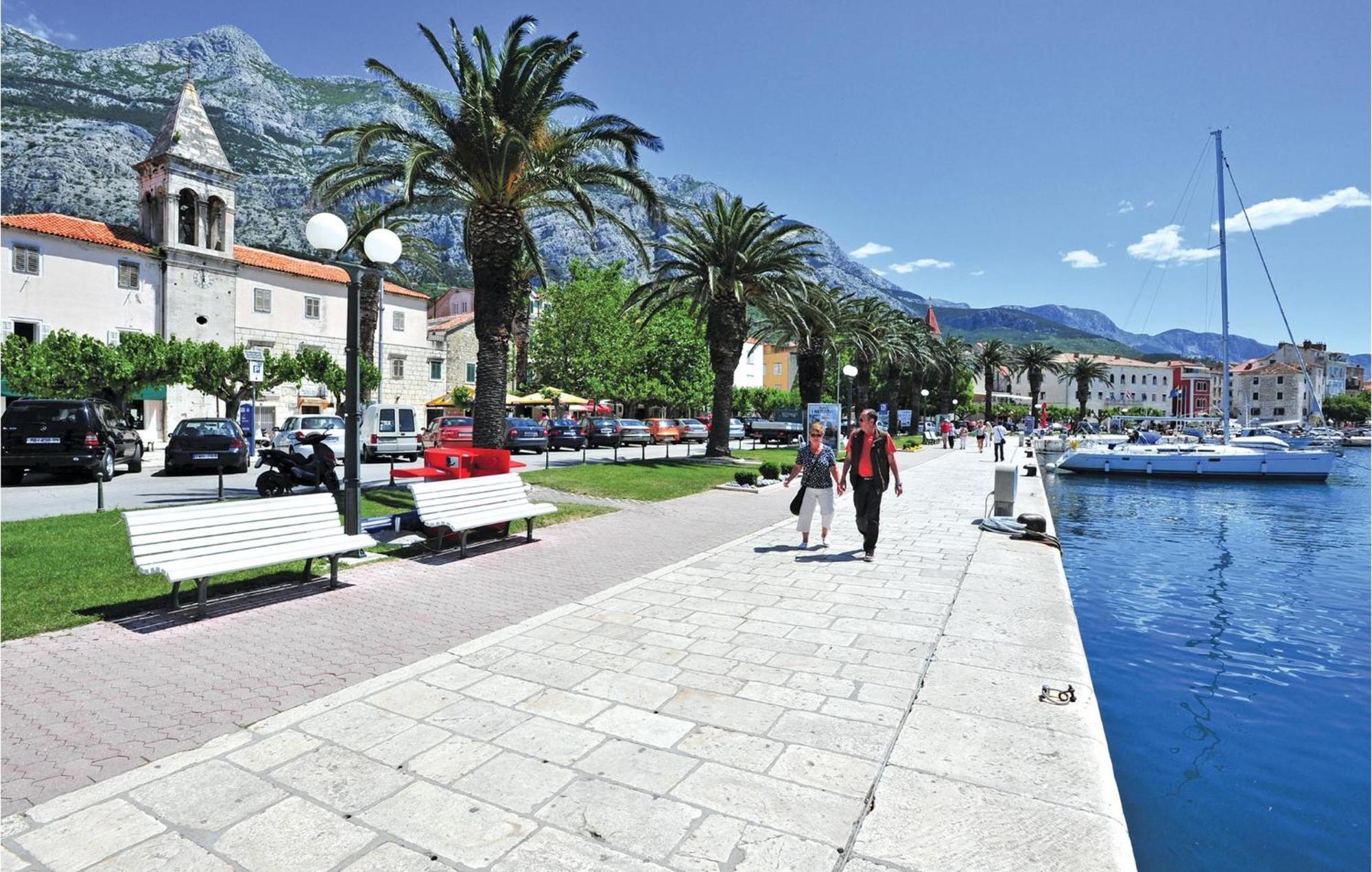 Stunning Apartment In Makarska With Kitchen Ngoại thất bức ảnh